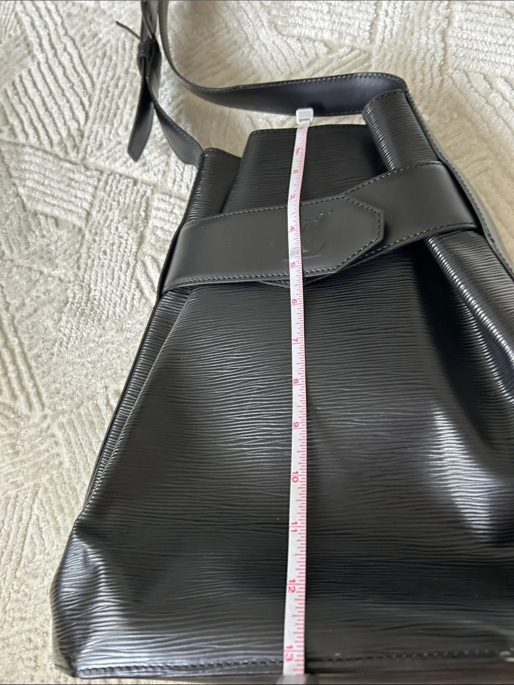 Louis Vuitton elegant black